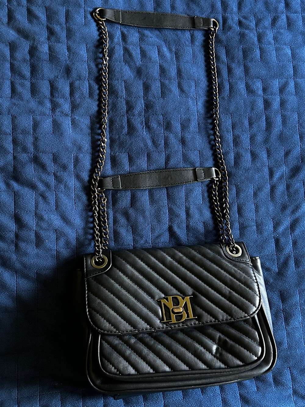 Quilted Black Chain-Handle Shoulder/Crossbody Bag - Picture 3 of 6